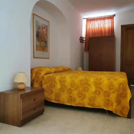Anfora Giallo Apartment Canneto (Lipari)