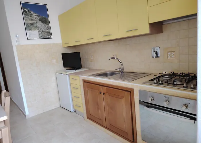 Anfora Giallo * Canneto (Lipari)